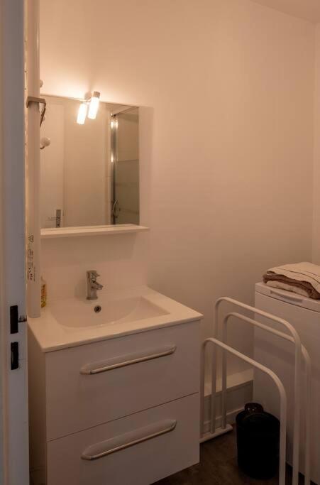 Beau F2, Vue Sur Mer, A Deux Pas De Courseulles. Apartment Bernieres-sur-Mer